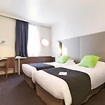 钟楼夏提利店 酒店 尚蒂伊