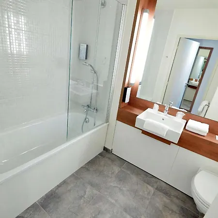 Campanile Hotel Chantilly