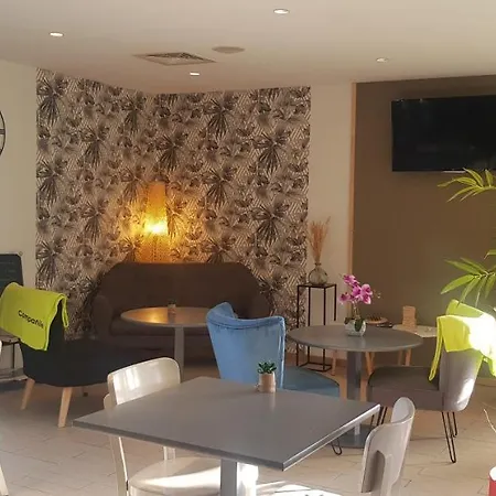 Campanile 3* Chantilly