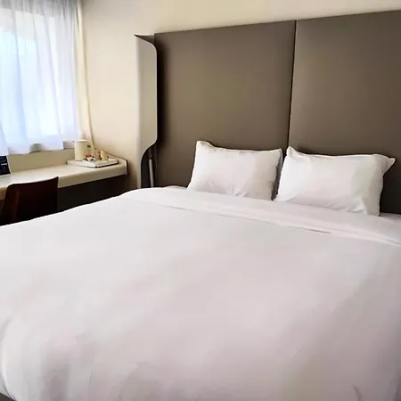 Hotel Campanile Chantilly