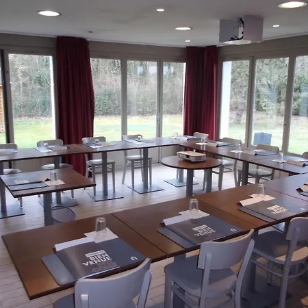 Campanile 3* Chantilly