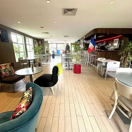 Campanile Hotel Chantilly