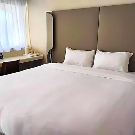Hotel Campanile 3*
