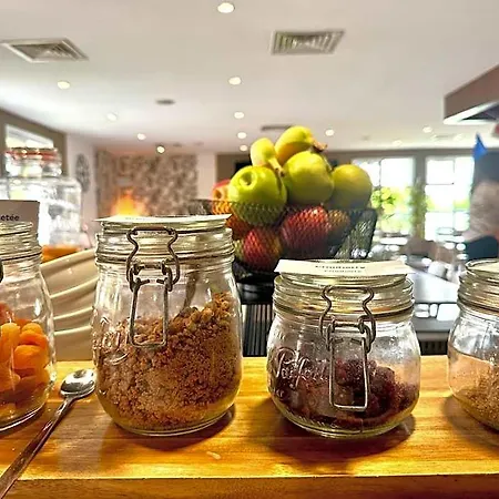 Campanile Hotel Chantilly
