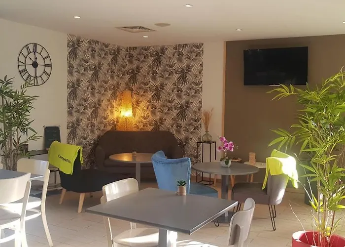 Campanile 3* Chantilly