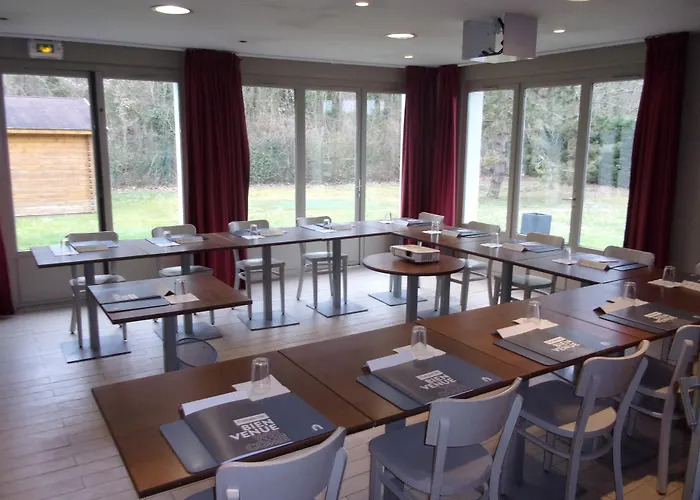 Campanile 3* Chantilly