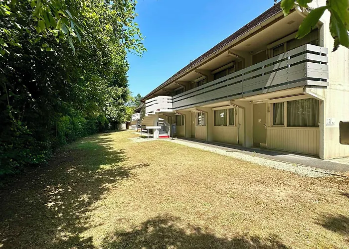 Campanile Отель Шантийи