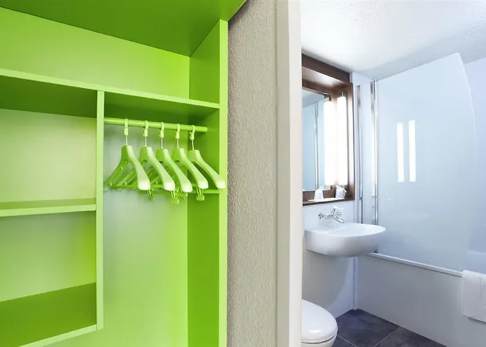 Campanile Шантийи